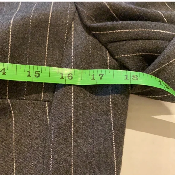 INC Gray & White Pinstripe Button Front Cropped Blazer Jacket Women Size 6 - Picture 11 of 11